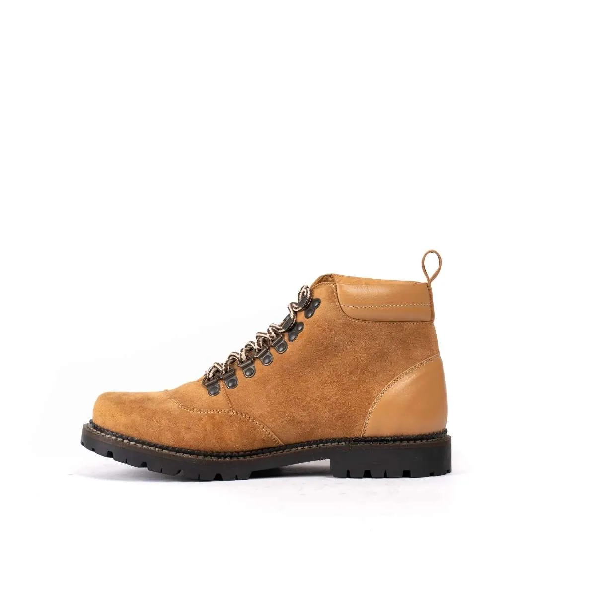 Boot in suede leather
