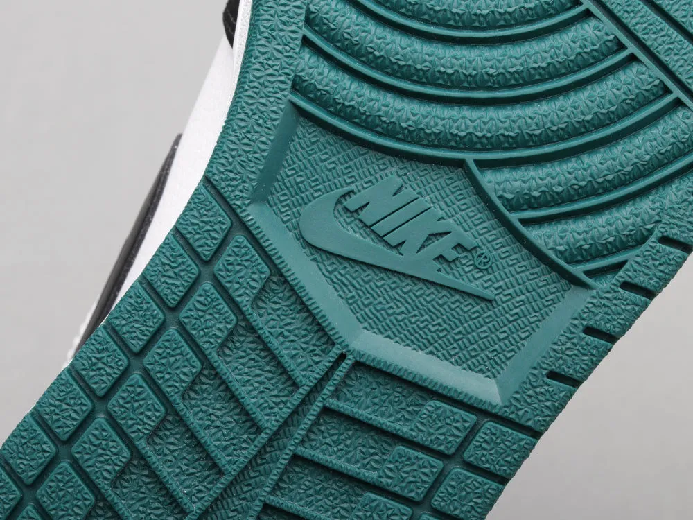 CE - AJ1 black and green toes
