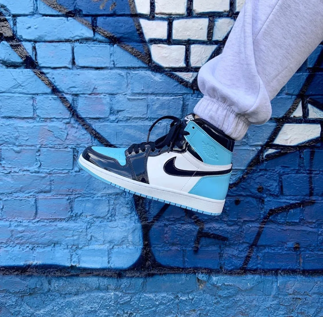 CE - AJ1 North Carolina Patent Leather