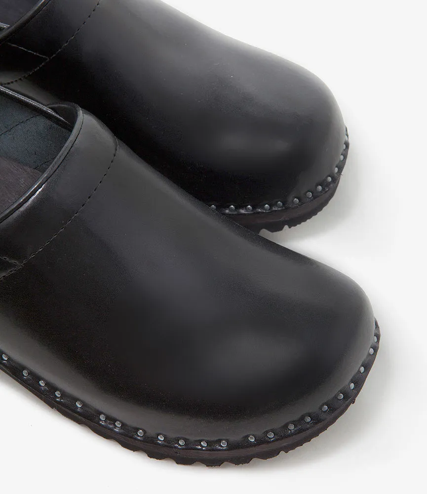 Closed Back 'Van Gogh' Clog – Black Leather