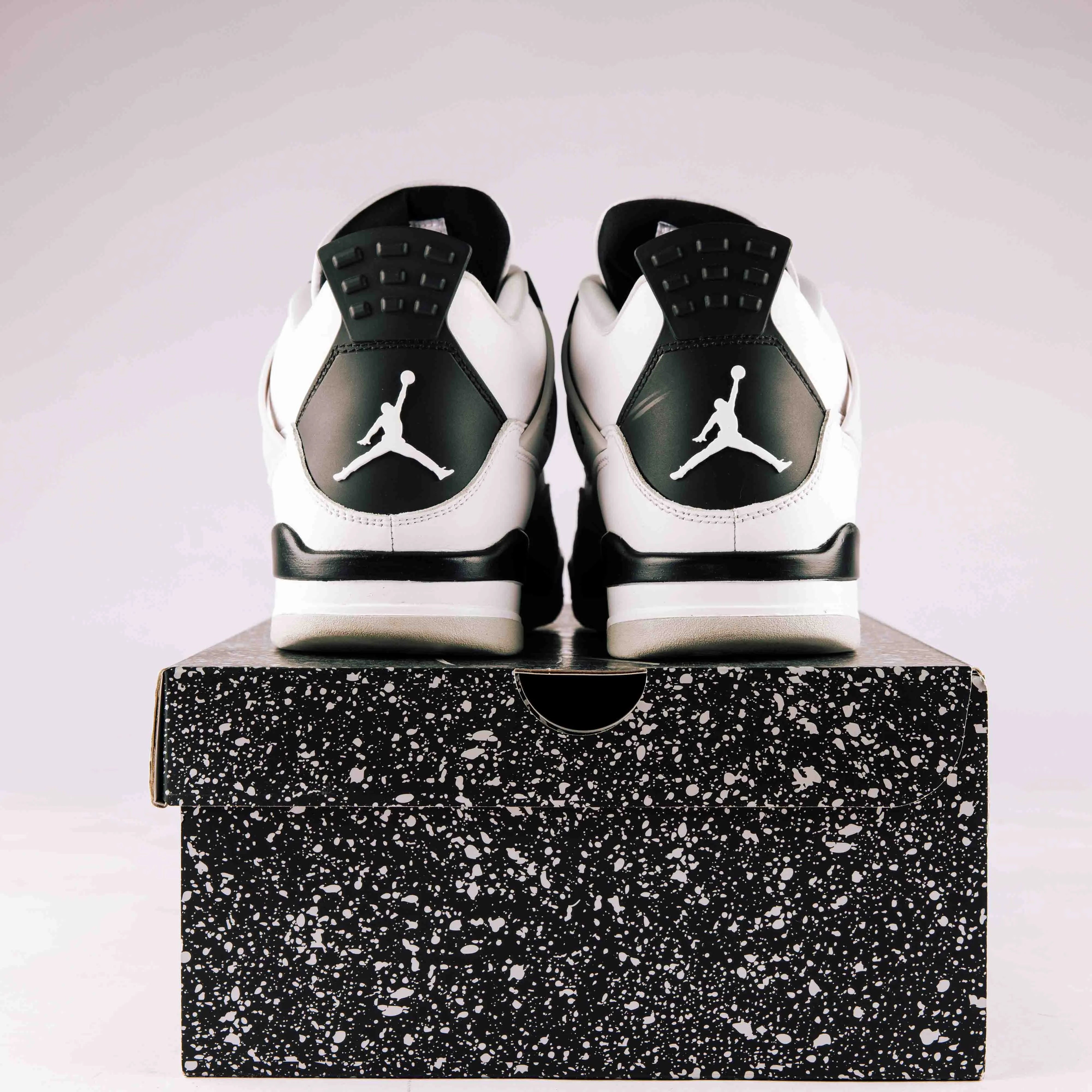 Jordan 4 Retro Military Black - Used - 0649