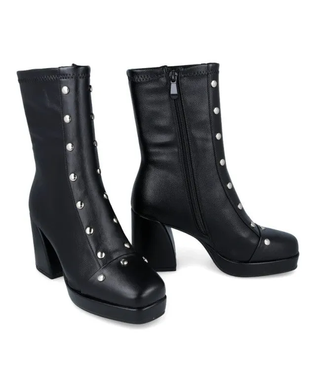 Marianne Boot in Black