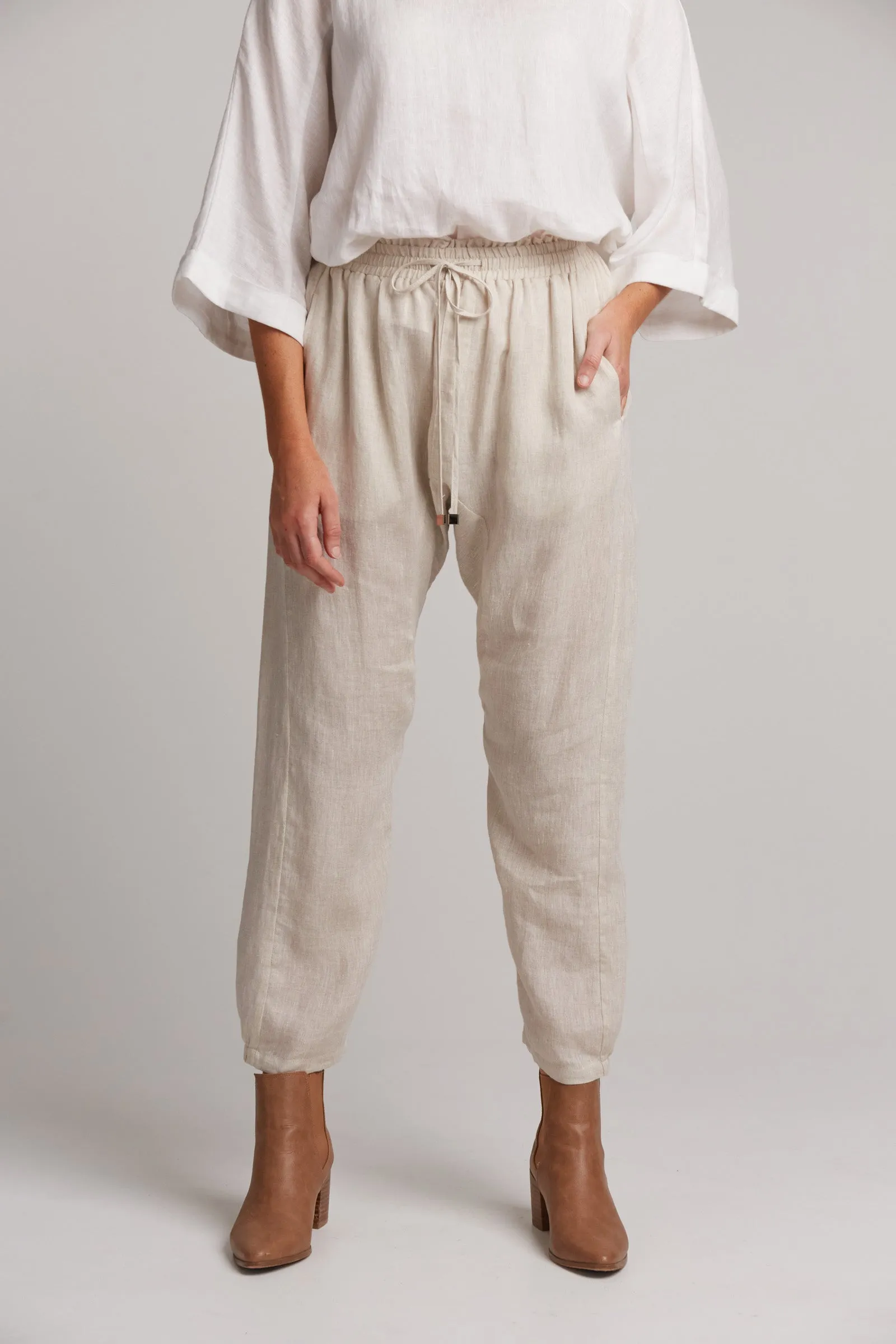 Studio Relaxed Pant - Tusk