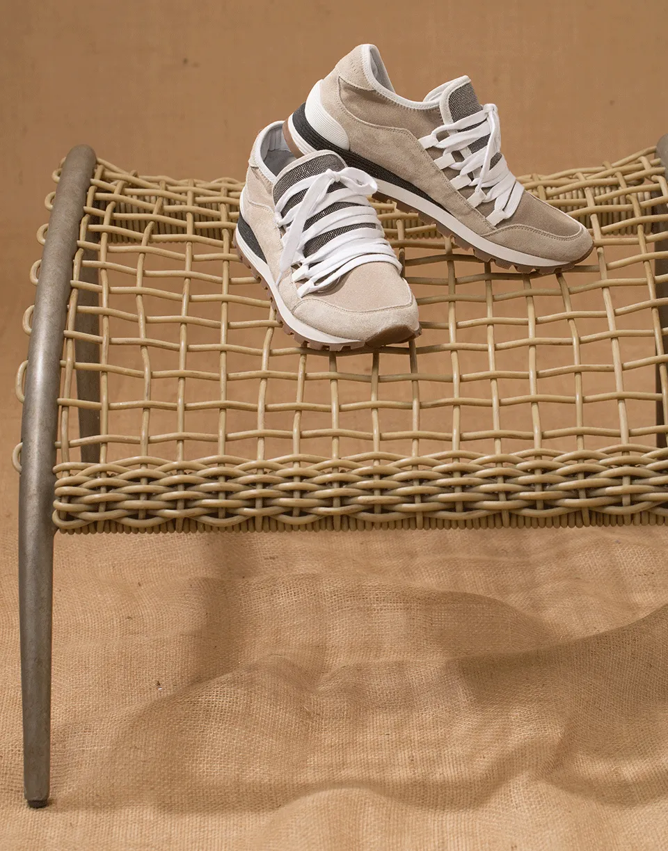 Wide Lace Sneaker