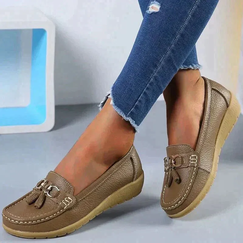 Women flat shoes leather nurse shoes