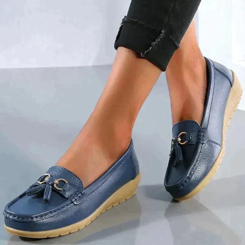 Women flat shoes leather nurse shoes